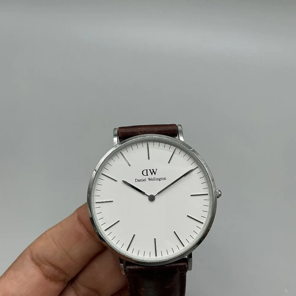 Daniel Wellington Mens Watch 41mm White Dial Brown Leather Strap New Battery